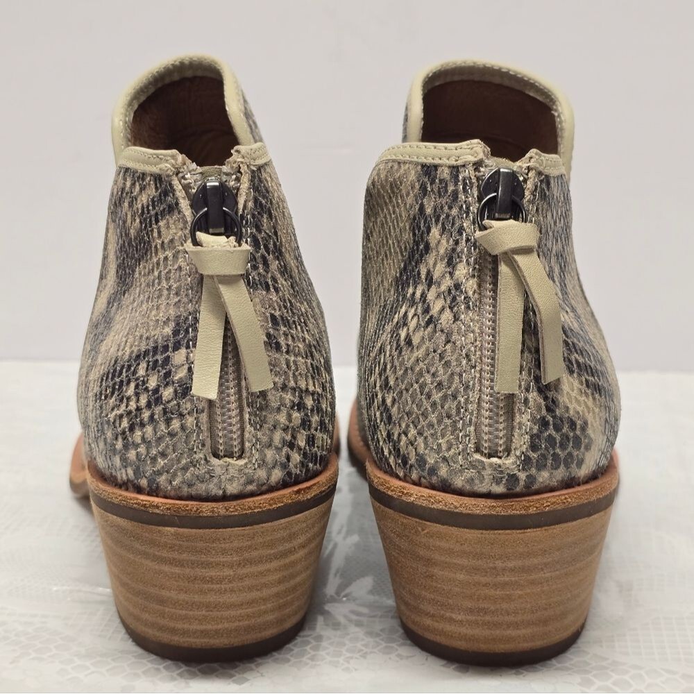 Sofft Abena Snakeskin Python Embossed Genuine Leather Ankle Boots Booties 9.5 - Picture 4 of 11